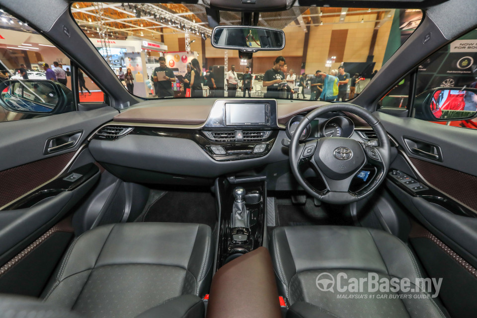 Toyota C-HR Mk1 (2018) Interior