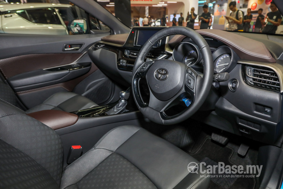 Toyota C-HR Mk1 (2018) Interior