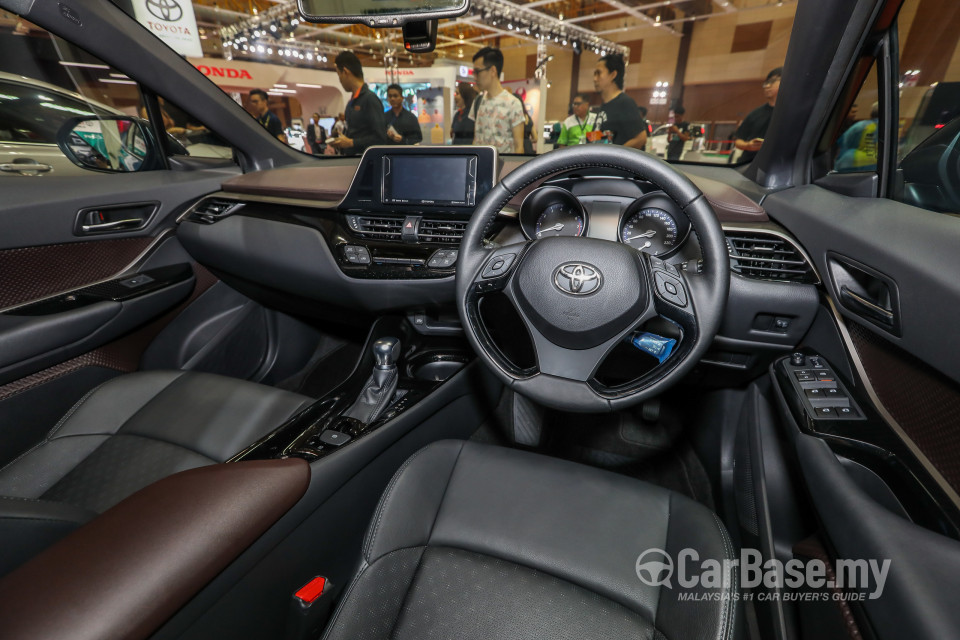 Toyota C-HR Mk1 (2018) Interior