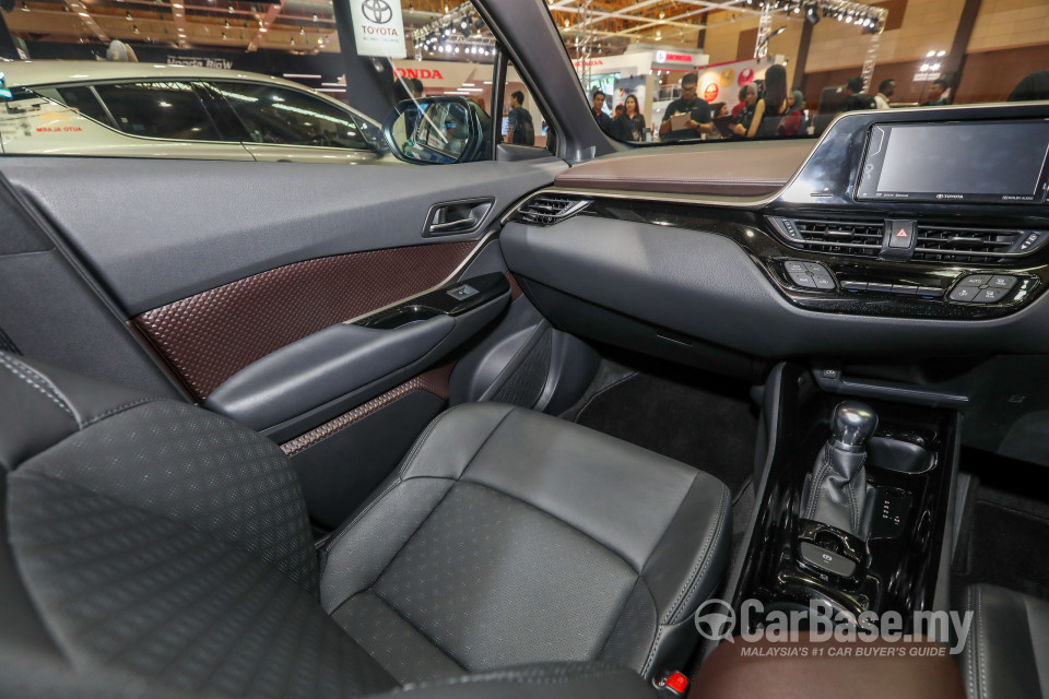 Toyota C-HR Mk1 (2018) Interior
