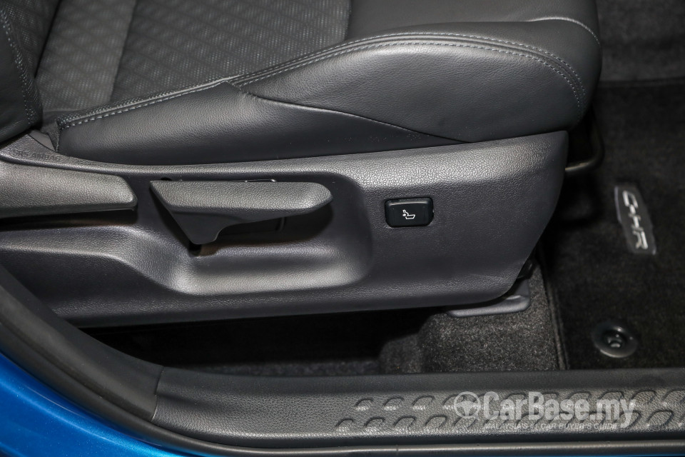 Toyota C-HR Mk1 (2018) Interior