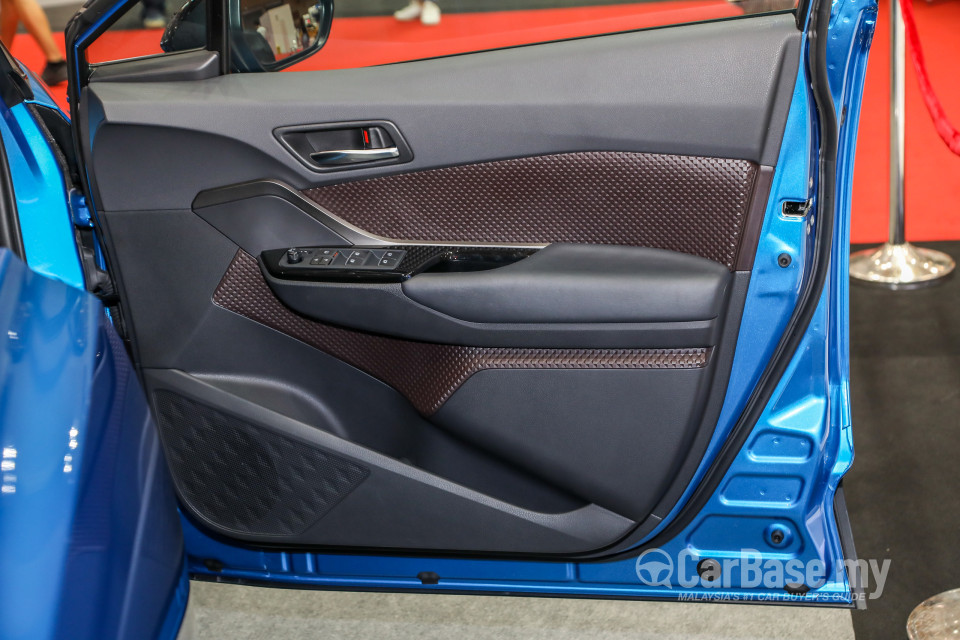 Toyota C-HR Mk1 (2018) Interior