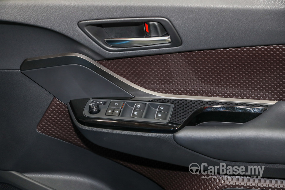 Toyota C-HR Mk1 (2018) Interior