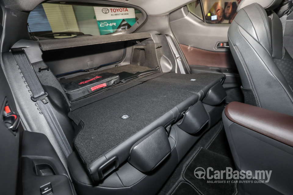 Toyota C-HR Mk1 (2018) Interior
