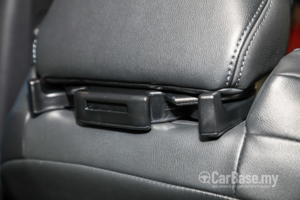 Toyota C-HR Mk1 (2018) Interior