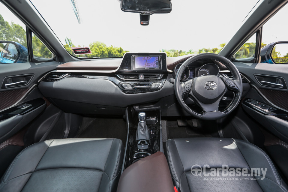 Toyota C-HR Mk1 (2018) Interior