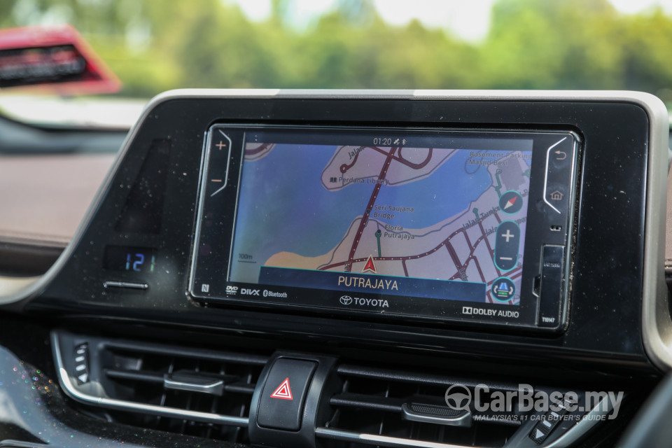 Toyota C-HR Mk1 (2018) Interior