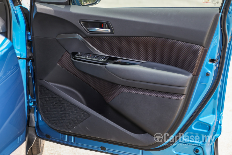 Toyota C-HR Mk1 (2018) Interior