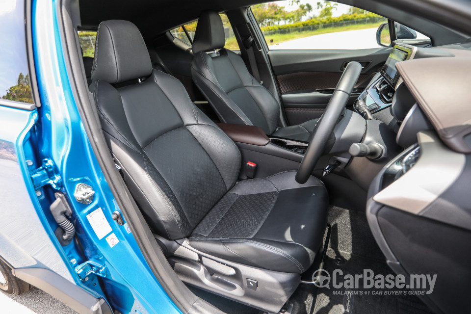 Toyota C-HR Mk1 (2018) Interior