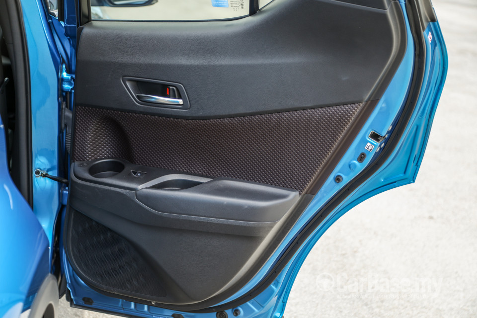 Toyota C-HR Mk1 (2018) Interior