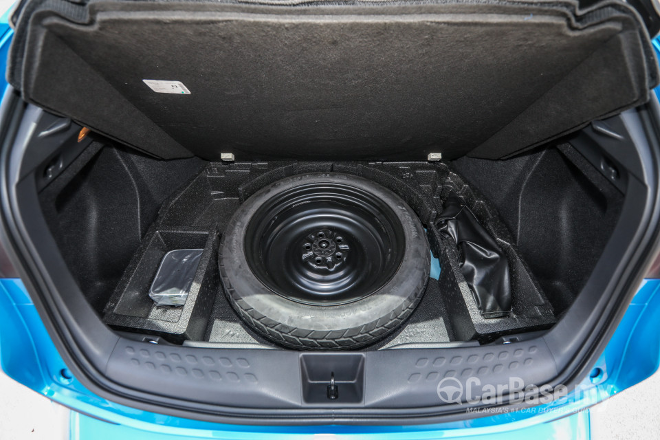 Toyota C-HR Mk1 (2018) Interior