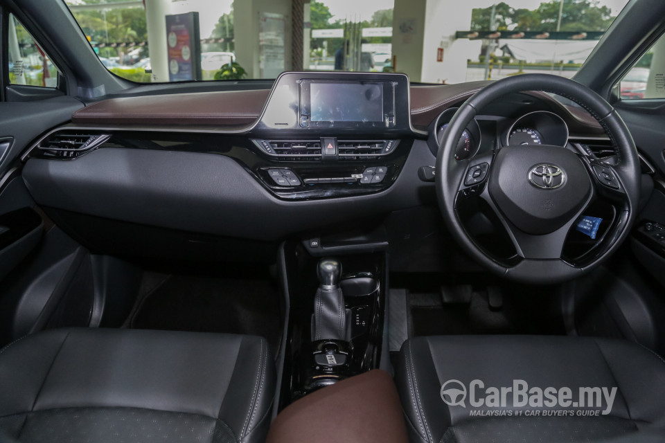 Toyota C-HR Mk1 (2018) Interior