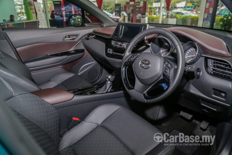Toyota C-HR Mk1 (2018) Interior