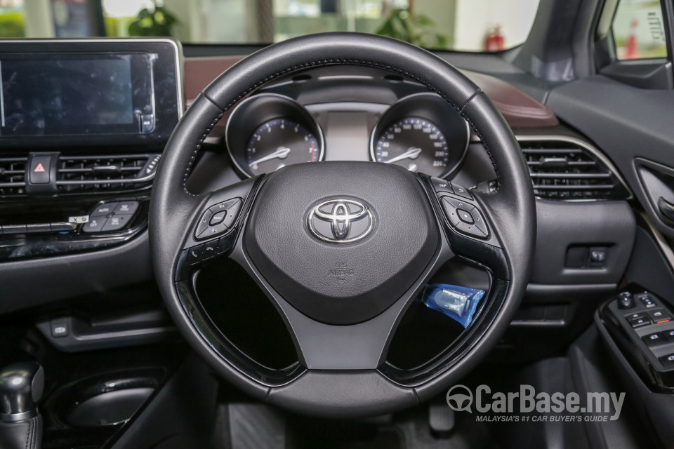 Toyota C-HR Mk1 (2018) Interior