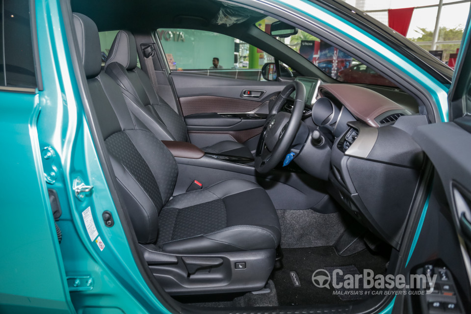 Toyota C-HR Mk1 (2018) Interior