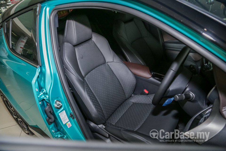 Toyota C-HR Mk1 (2018) Interior