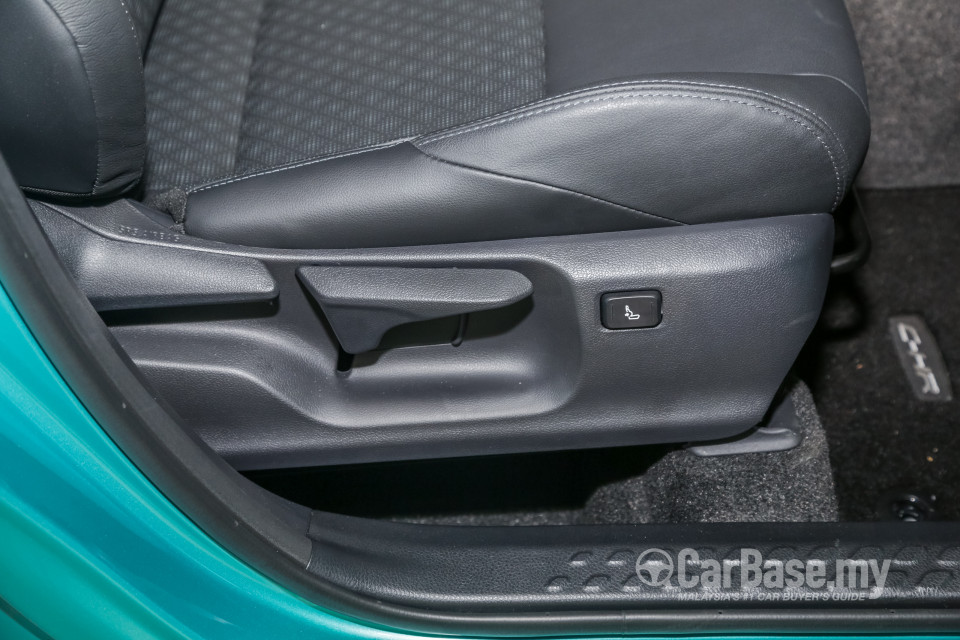 Toyota C-HR Mk1 (2018) Interior
