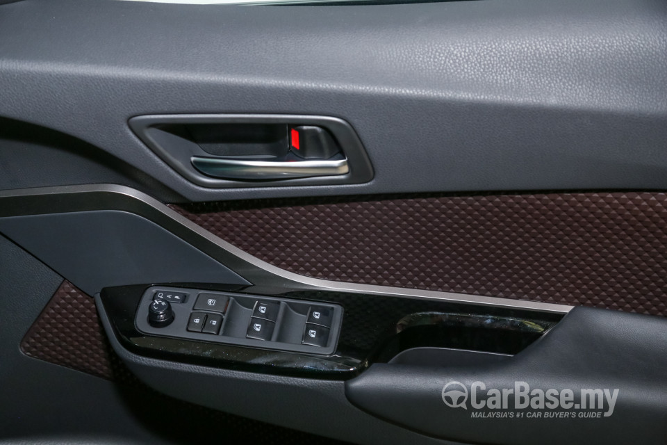 Toyota C-HR Mk1 (2018) Interior