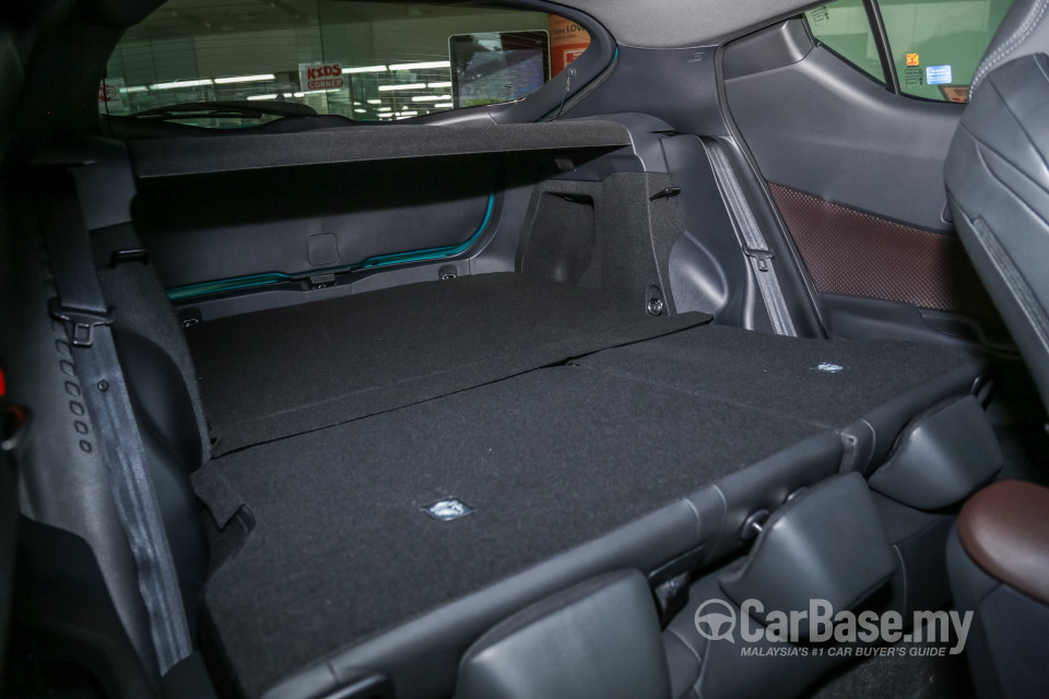 Toyota C-HR Mk1 (2018) Interior