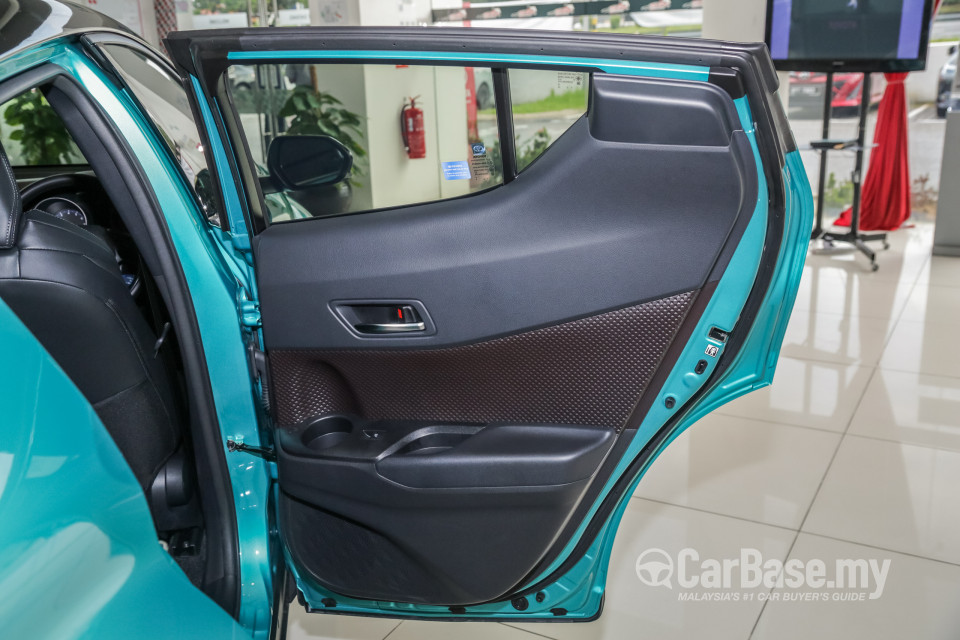 Toyota C-HR Mk1 (2018) Interior