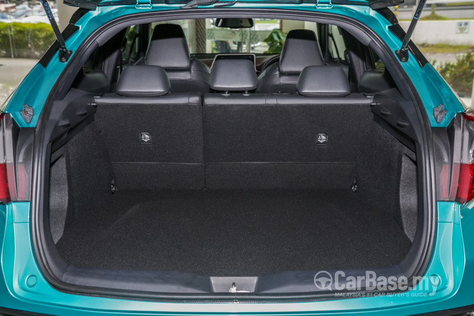 Toyota C-HR Mk1 (2018) Interior