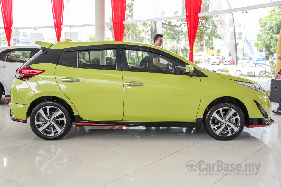 Proton Exora Mk1 RC (2019) Exterior