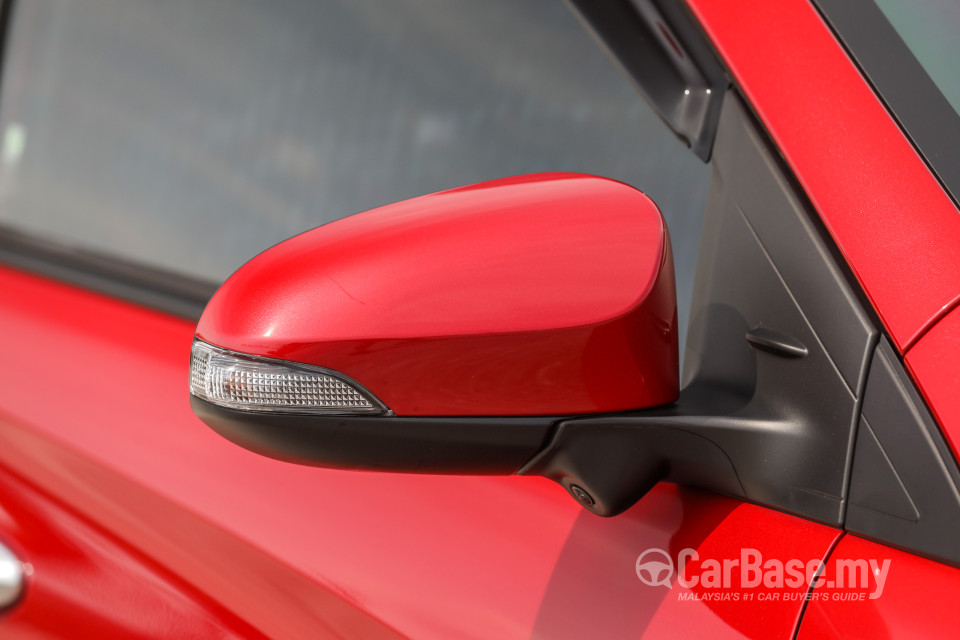 Toyota Yaris NSP151 Facelift (2019) Exterior
