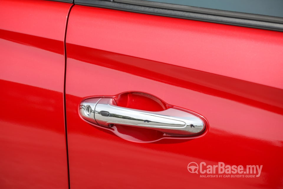 Toyota Yaris NSP151 Facelift (2019) Exterior