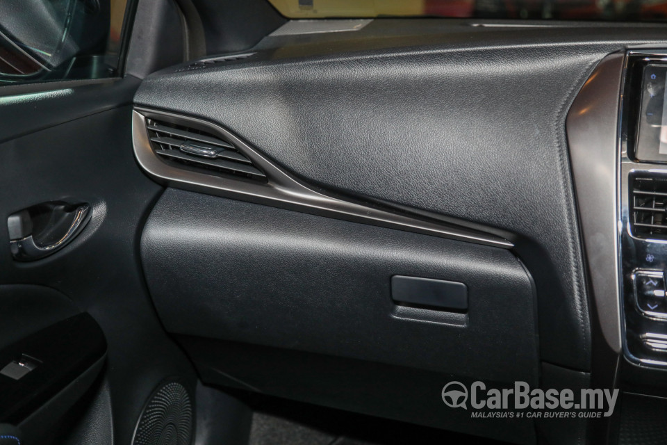 Toyota Yaris NSP151 Facelift 2 (2020) Interior