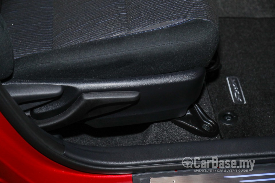 Toyota Yaris NSP151 Facelift 2 (2020) Interior