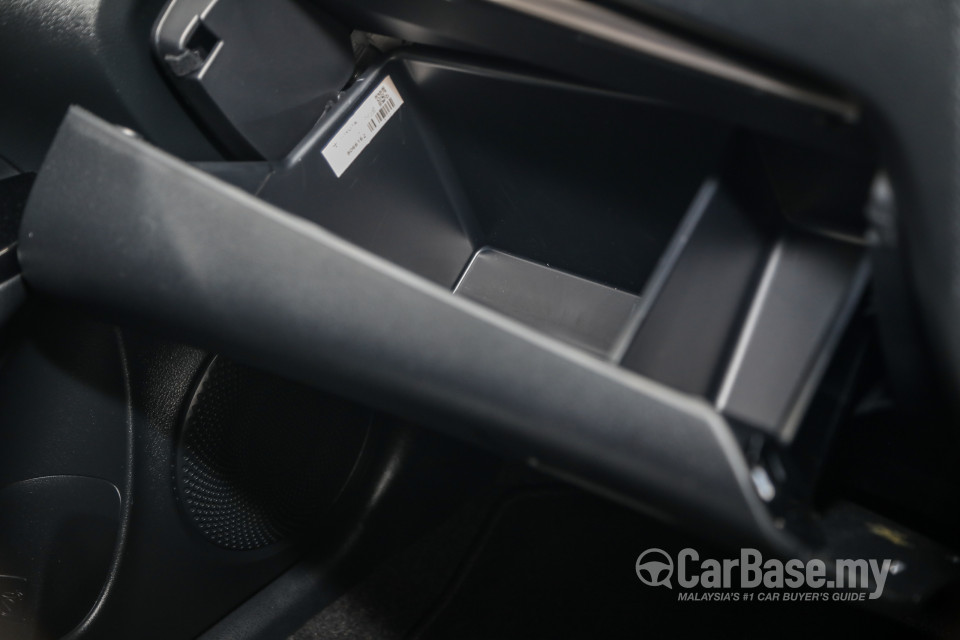 Toyota Yaris NSP151 Facelift 2 (2020) Interior