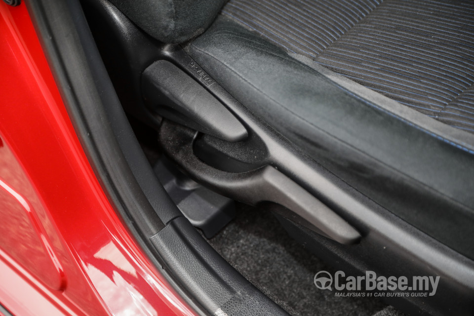 Toyota Yaris NSP151 Facelift 2 (2020) Interior