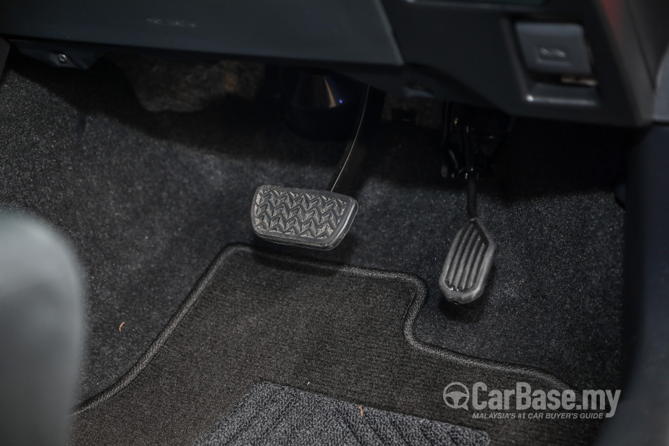 Toyota Yaris NSP151 Facelift 2 (2020) Interior