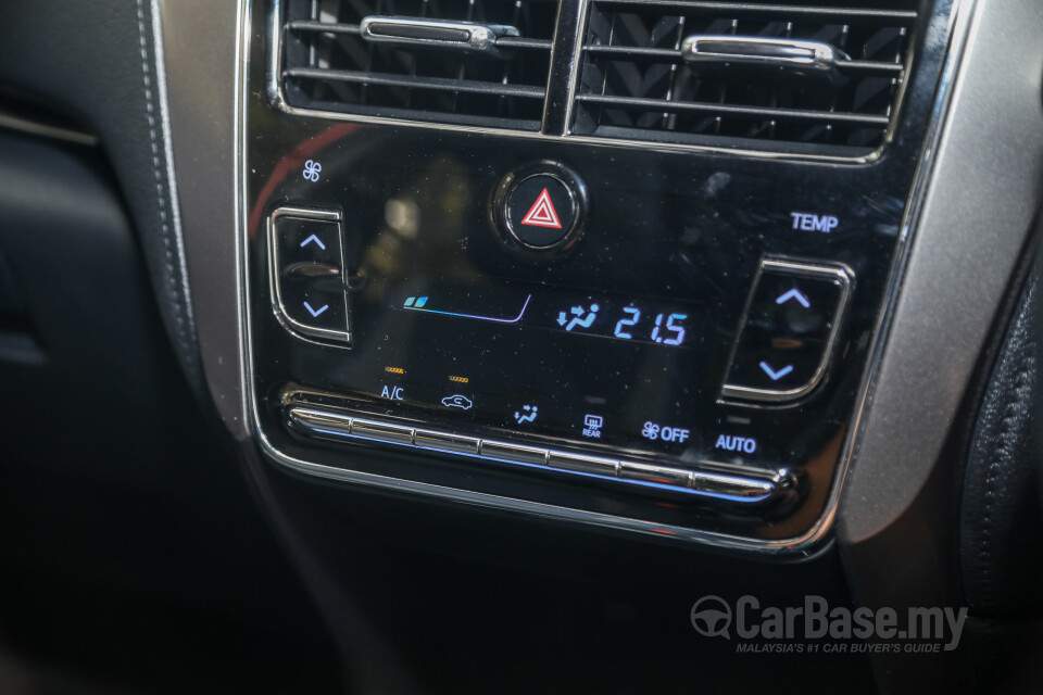 Toyota Yaris NSP151 Facelift 2 (2020) Interior