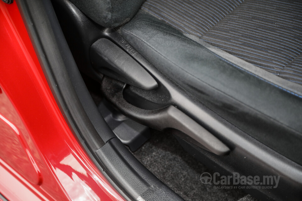 Toyota Yaris NSP151 Facelift 2 (2020) Interior