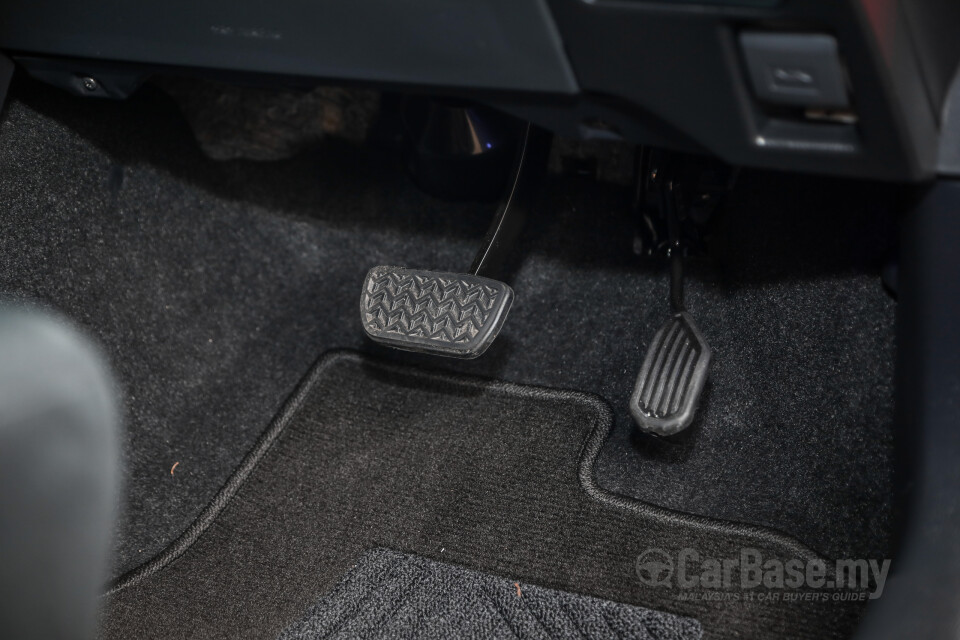 Toyota Yaris NSP151 Facelift 2 (2020) Interior