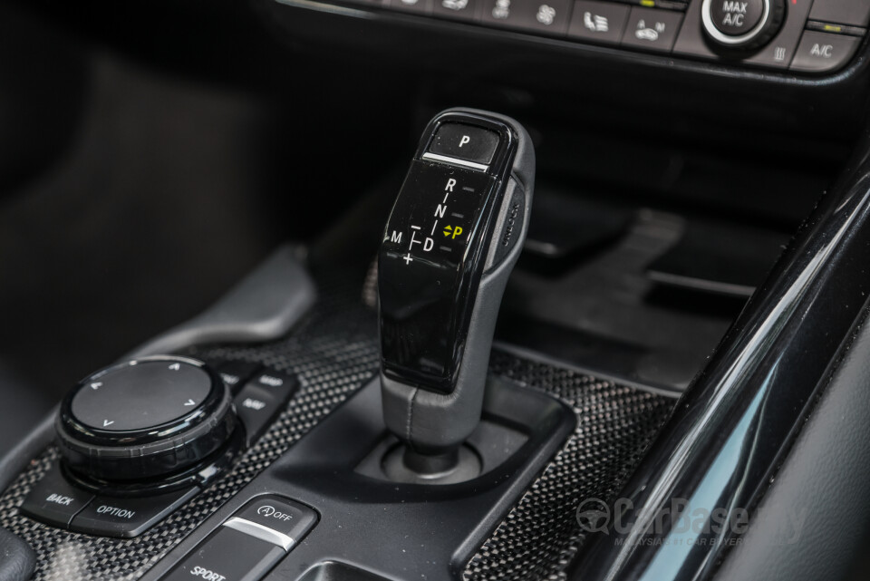 Toyota GR Supra A90 (2019) Interior