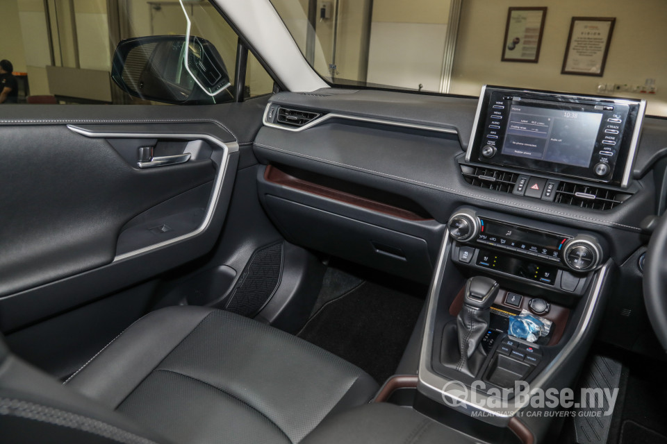 Toyota RAV4 XA50 (2020) Interior
