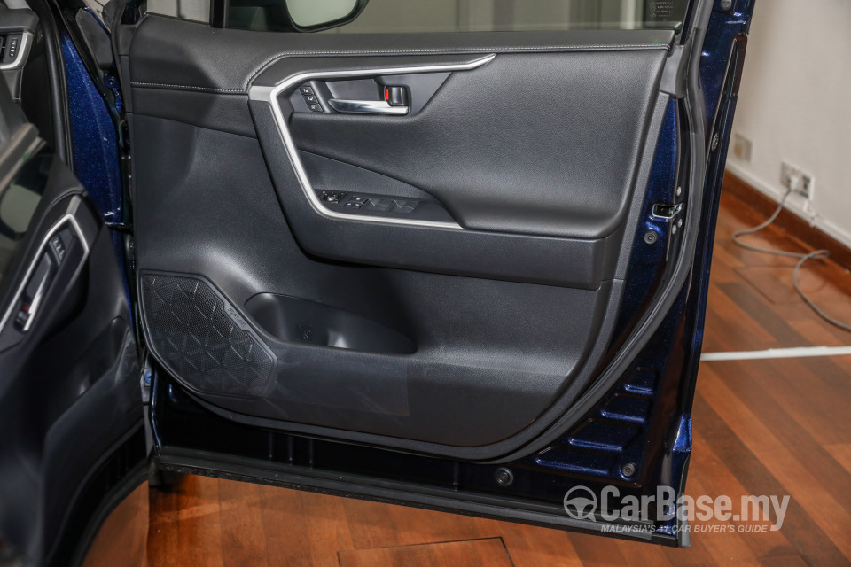 Toyota RAV4 XA50 (2020) Interior