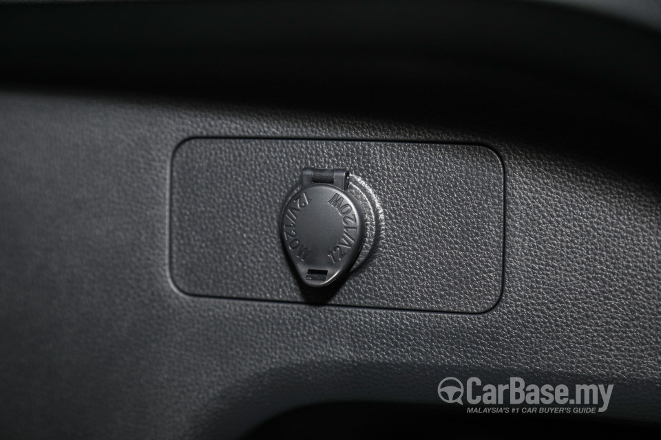 Toyota RAV4 XA50 (2020) Interior
