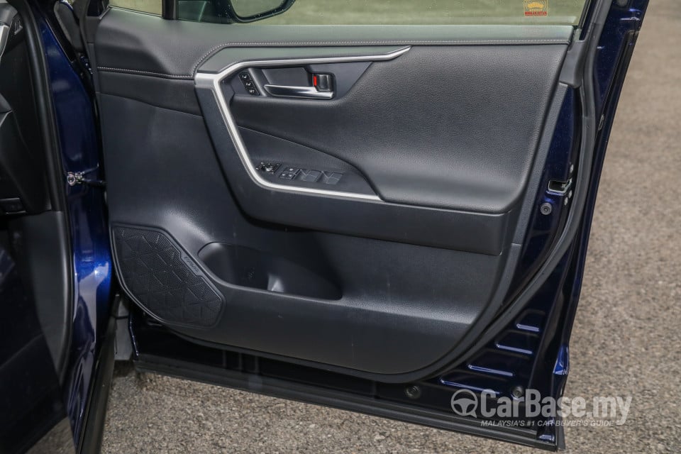 Toyota RAV4 XA50 (2020) Interior