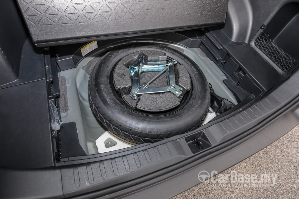 Toyota RAV4 XA50 (2020) Interior