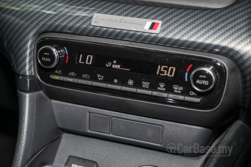 Volkswagen Touareg Mk2 (2010) Interior