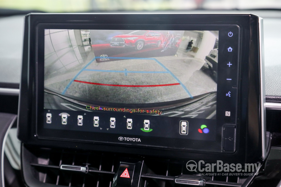 Toyota Corolla Cross XG10 (2021) Interior