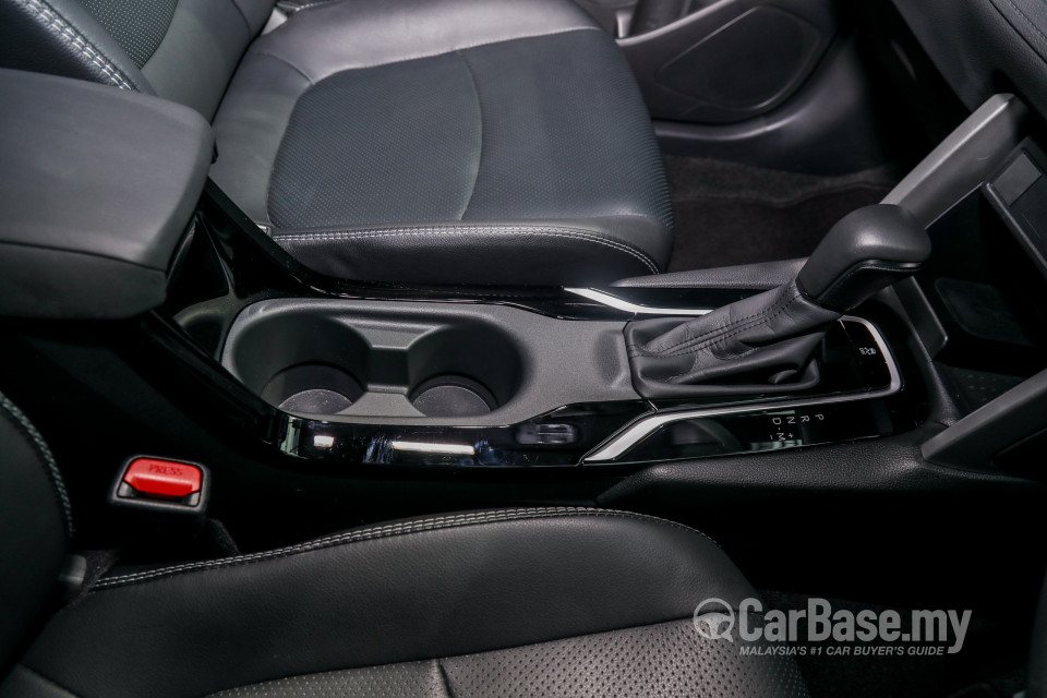 Toyota Corolla Cross XG10 (2021) Interior