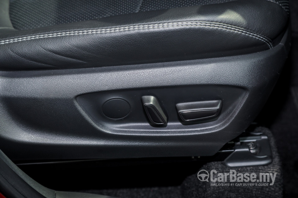 Toyota Corolla Cross XG10 (2021) Interior