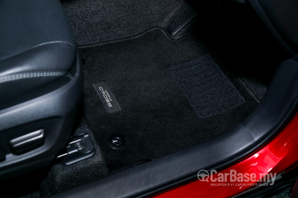 Toyota Corolla Cross XG10 (2021) Interior