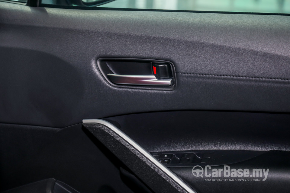 Toyota Corolla Cross XG10 (2021) Interior