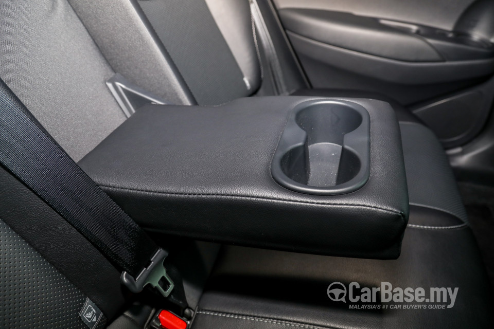 Toyota Corolla Cross XG10 (2021) Interior