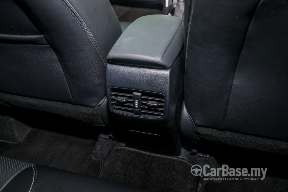 Toyota Corolla Cross XG10 (2021) Interior